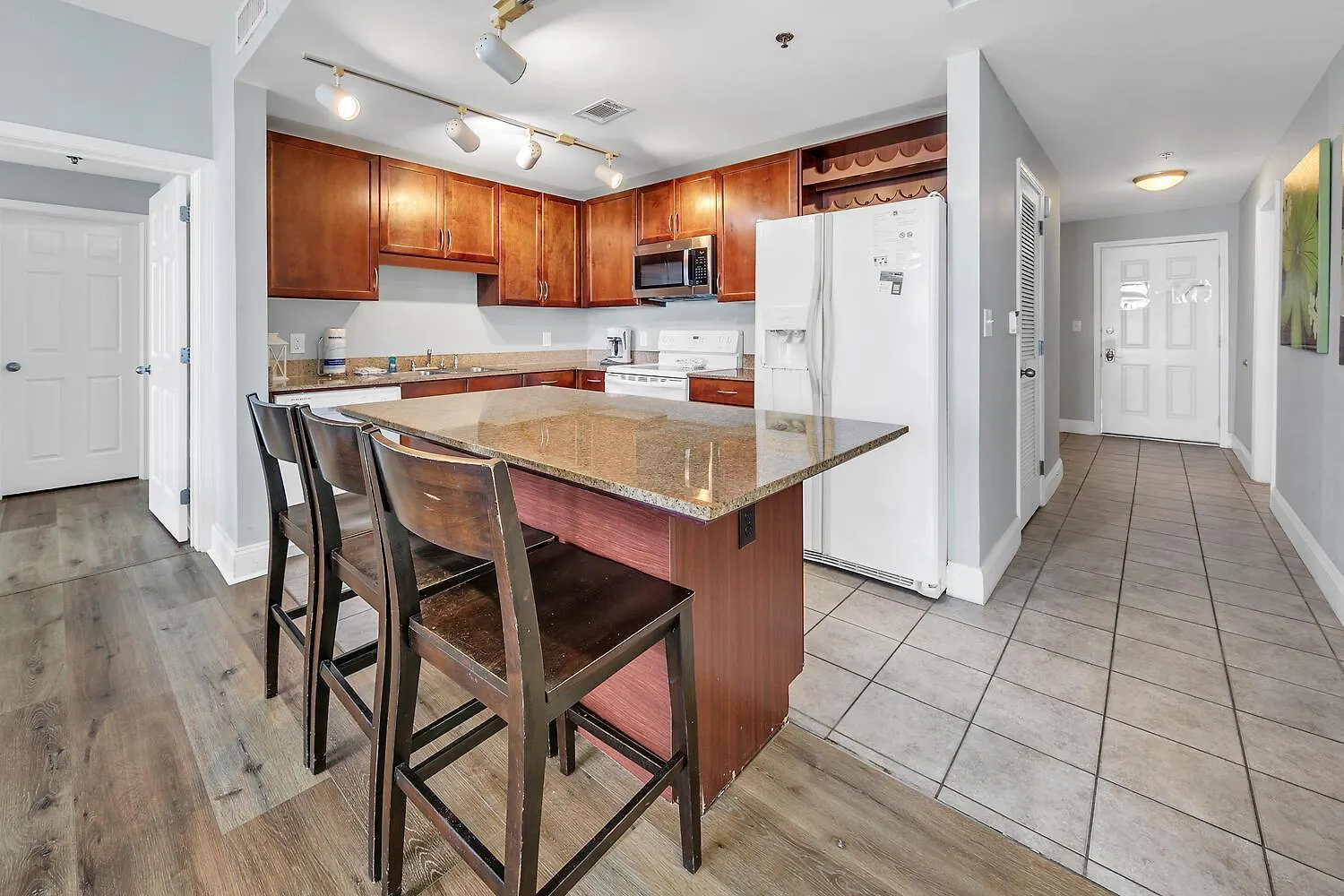 Laketown Wharf 801 By Emerald Coast Retreats Panama City Beach